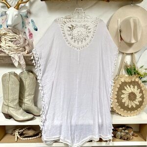 Macrame vibe boho caftan/poncho w fringe shabby chic resort vacay vibe